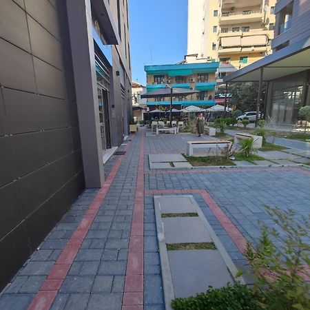 Deha Rooms & Apartments Tiranë Luaran gambar